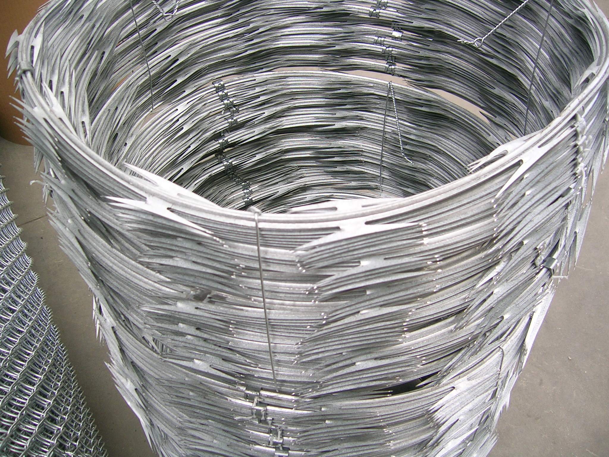 flat-wrap-razor-wire-hodges-lawrence-ltd